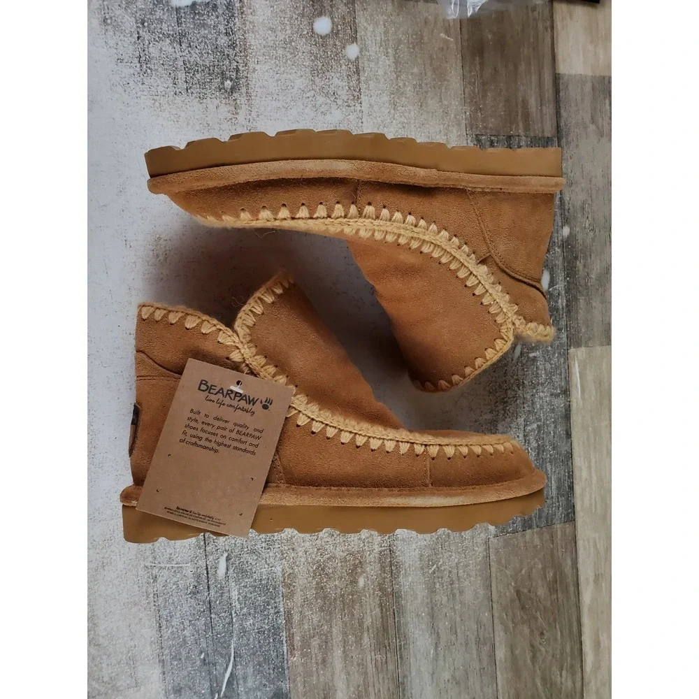 Bearpaw Womens Winter Boots Sz 9 Iced Coffee Suede Crochet Stitching Slip On